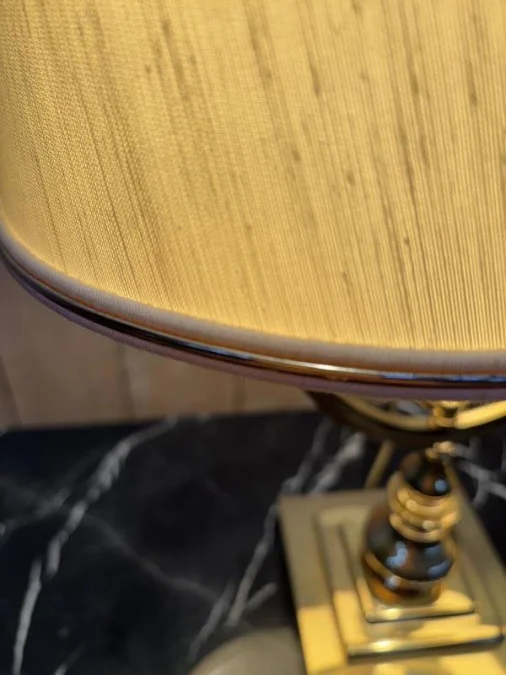 Set of 2 gold metal lamps