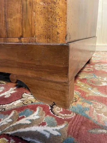 Commode époque Louis Philippe en noyer
