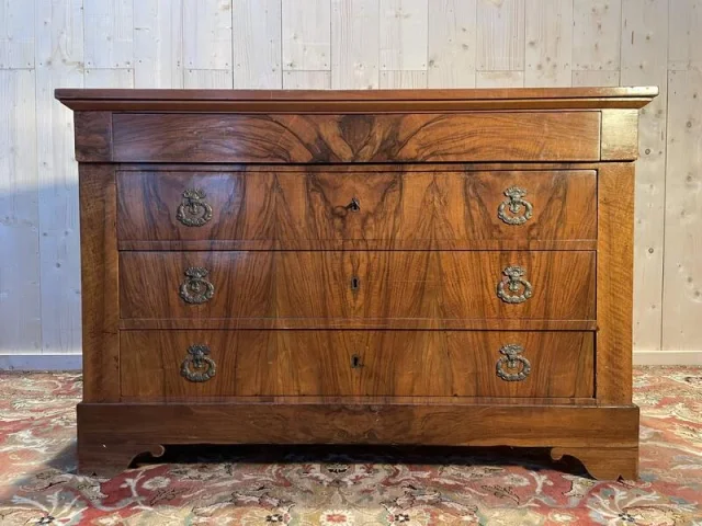 Commode époque Louis Philippe en noyer