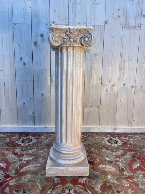 Corinthian plaster Corinthian saddle or column