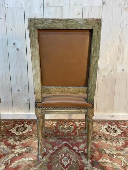 Suite de 4 chaises style Louis XVI