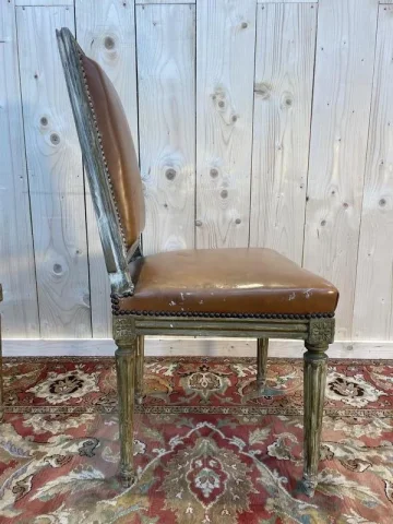 Suite de 4 chaises style Louis XVI