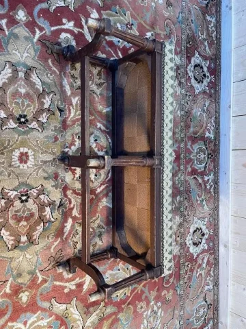 Repose pied en forme de banquette style Louis XVI