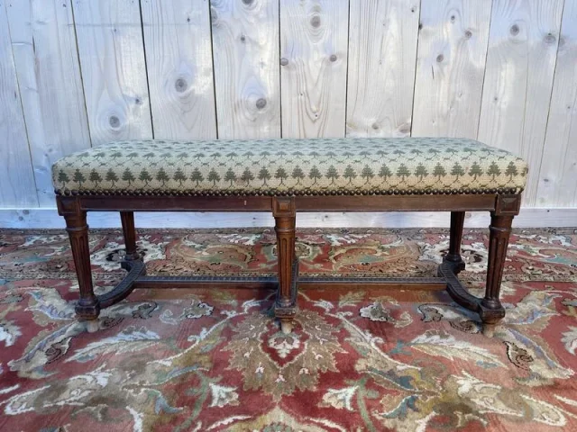 Repose pied en forme de banquette style Louis XVI