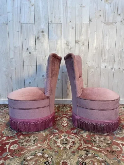 Paire de chauffeuses en velours rose style Napoléon III