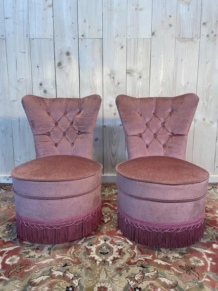 Paire de chauffeuses en velours rose style Napoléon III