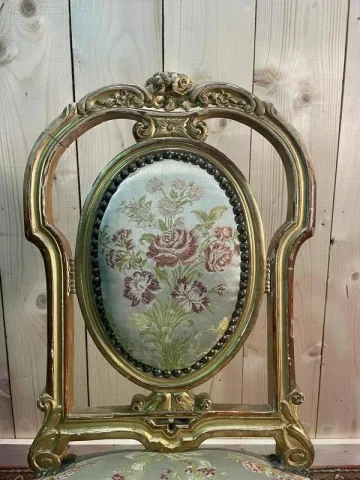 Suite de 4 chaises en bois doré Napoléon III