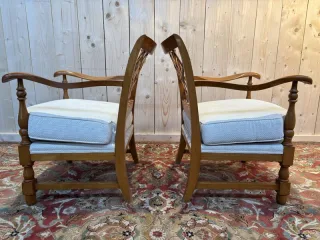 Pair of English -style armchairs