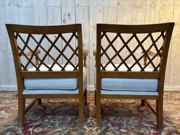 Pair of English -style armchairs