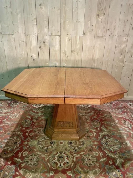 Dining table Art Deco era in solid oak