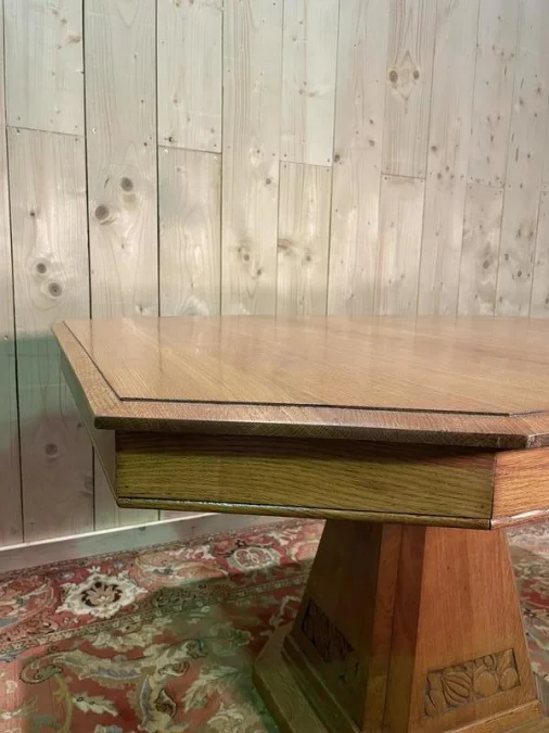 Dining table Art Deco era in solid oak