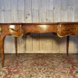 Bureau plat de milieu de style Louis XV