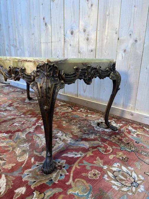 Table basse en onyx et bronze