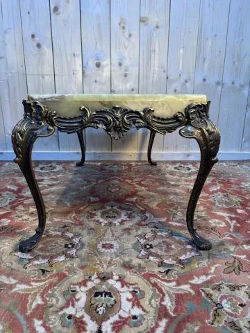 Table basse en onyx et bronze