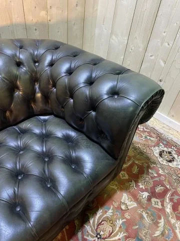 Canapé Chesterfield anglais en cuir vert