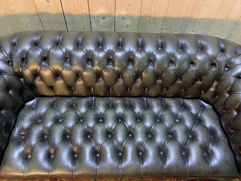 Canapé Chesterfield anglais en cuir vert