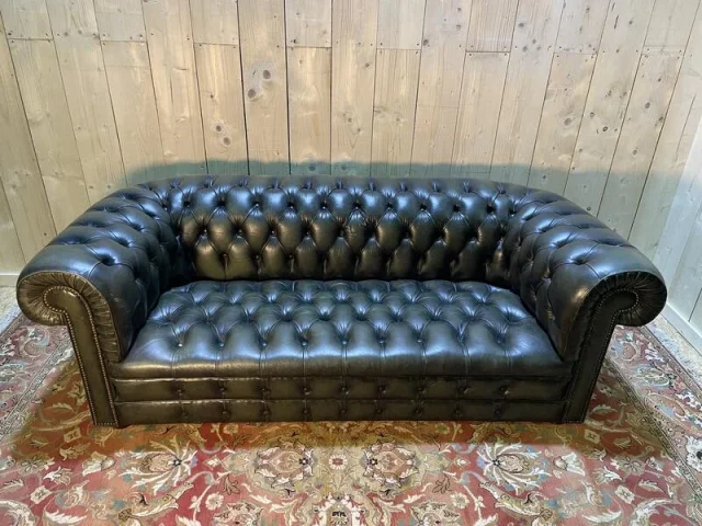 Canapé Chesterfield anglais en cuir vert