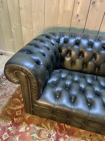 Canapé Chesterfield anglais en cuir vert