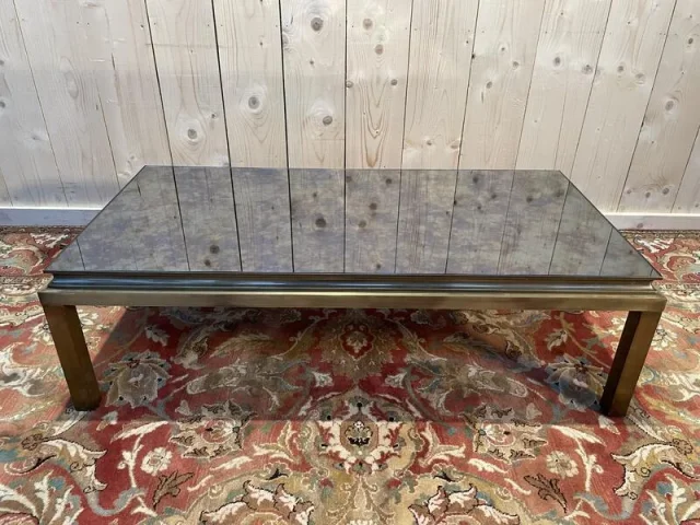 Table basse en métal doré et miroir 1970
