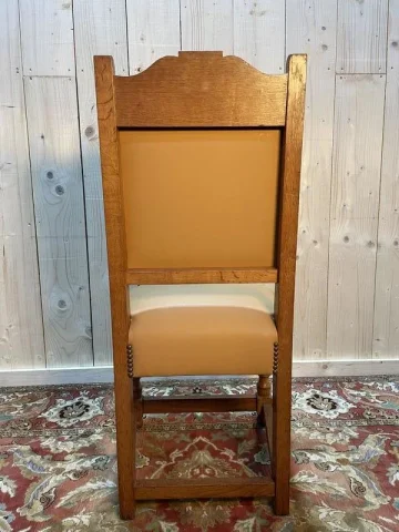 Suite de 8 chaises style Louis XIII - Haute époque en cuir