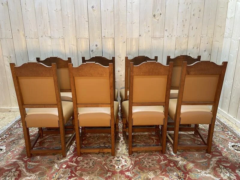 Suite de 8 chaises style Louis XIII - Haute époque en cuir