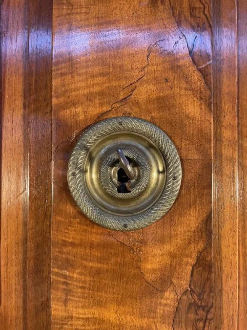Louis XVI walnut and oak cabinet - Directory