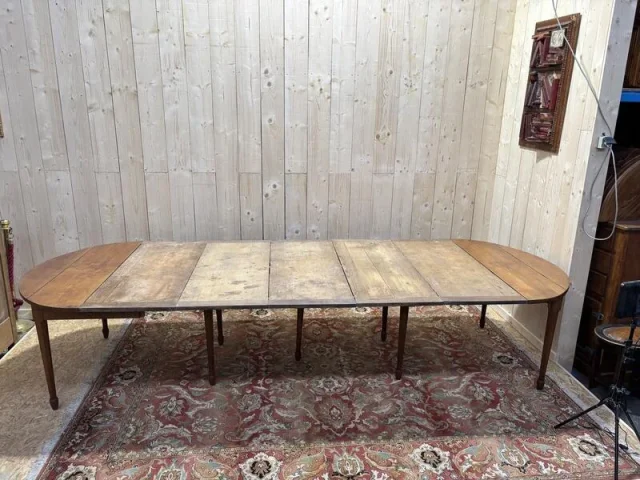 Table ovale en merisier 25 personnes