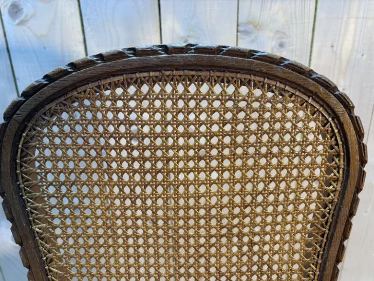 Série de 6 chaises cannées de style Louis XVI