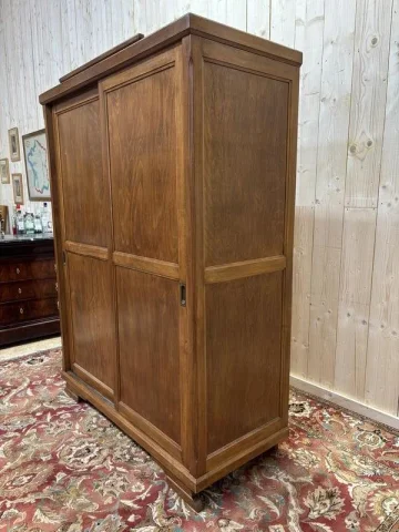 Sliding doors wardrobe