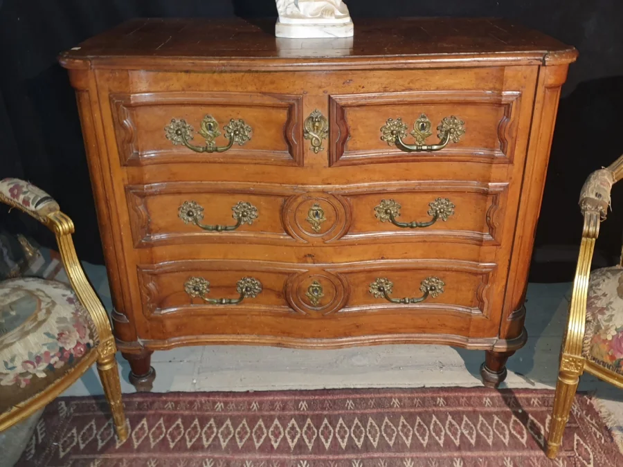 Commode époque Louis XIV,régence. XVIII siècle.