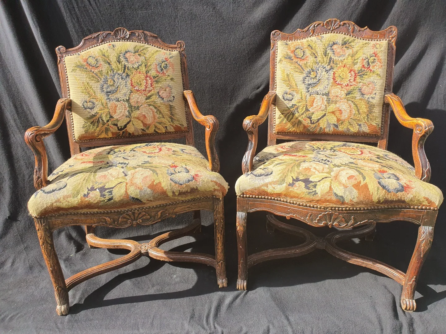 Paire de fauteuils régence, XVIII siècle.