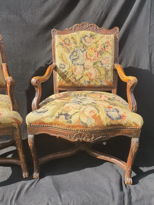 Paire de fauteuils régence, XVIII siècle.