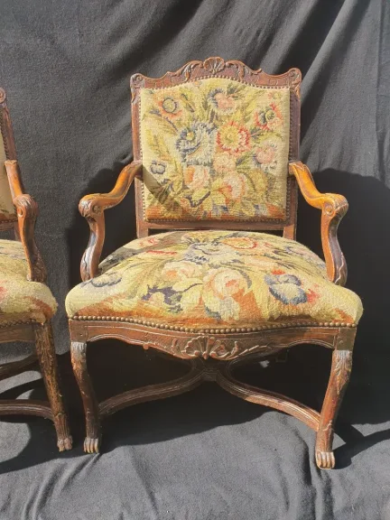 Paire de fauteuils régence, XVIII siècle.