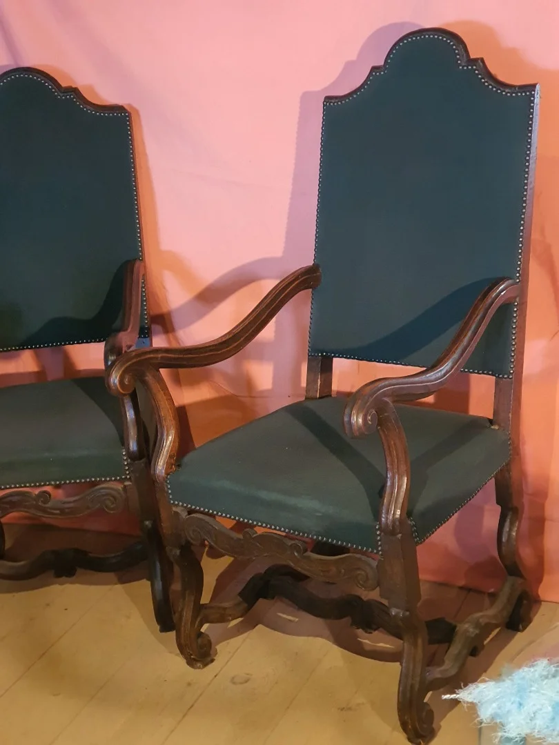 PAIR OF LOUIS XIII-LOUIS XIV ARMCHAIRS