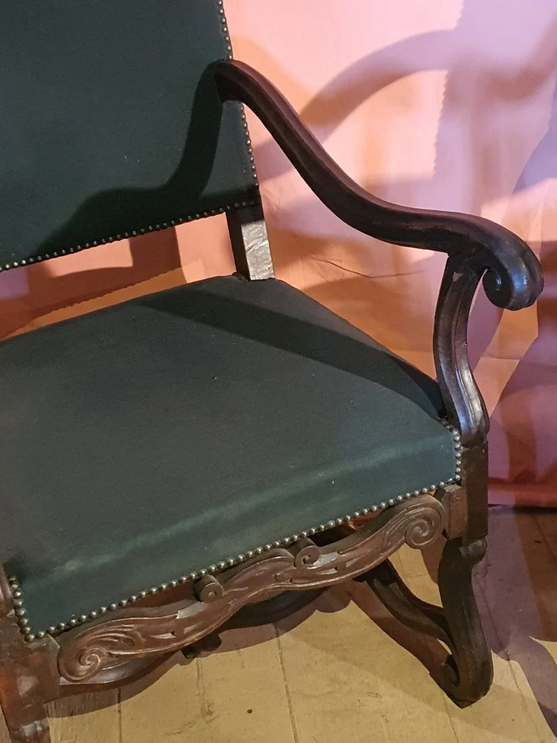 PAIR OF LOUIS XIII-LOUIS XIV ARMCHAIRS