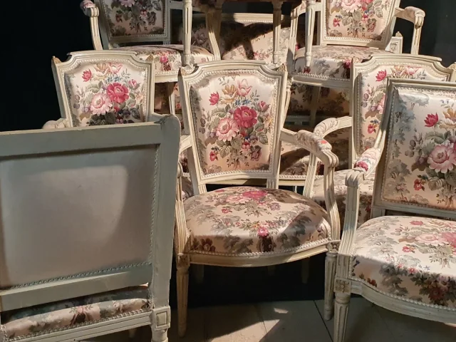 LOUIS XVI PERIOD LIVING ROOM SUITE