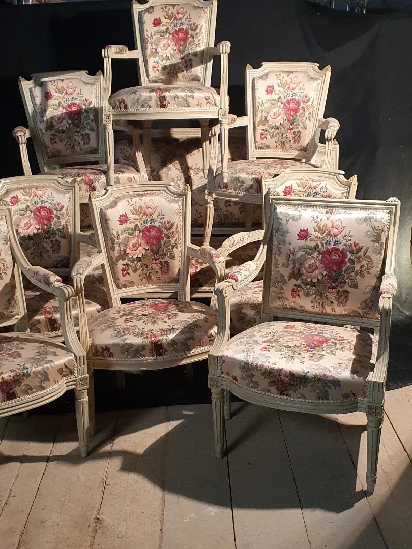 LOUIS XVI PERIOD WOHNZIMMER-SUITE