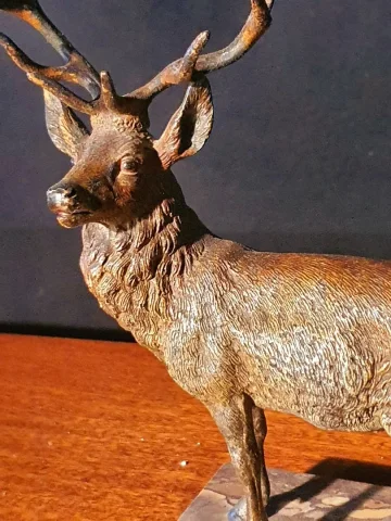 WIENER BRONZEHIRSCH