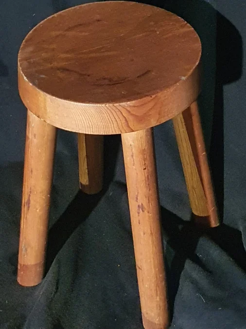 Tabouret Charlotte Perriand.