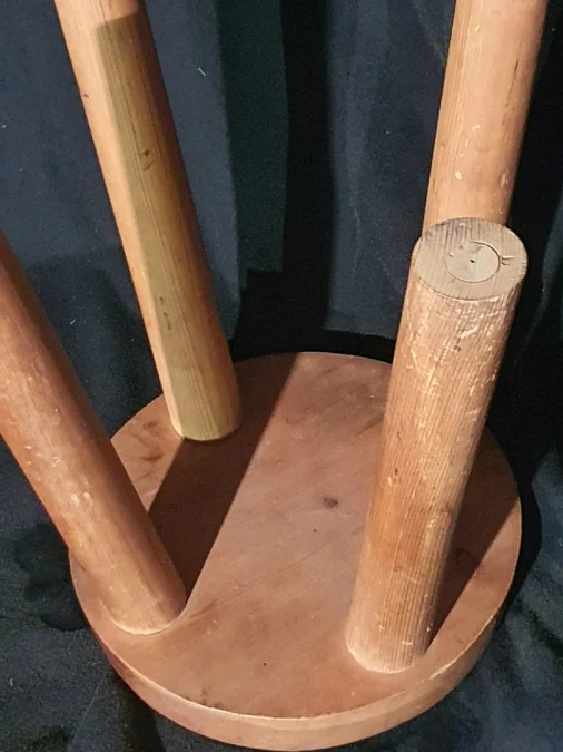Tabouret Charlotte Perriand.