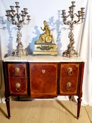 Commode époque Louis XVI.