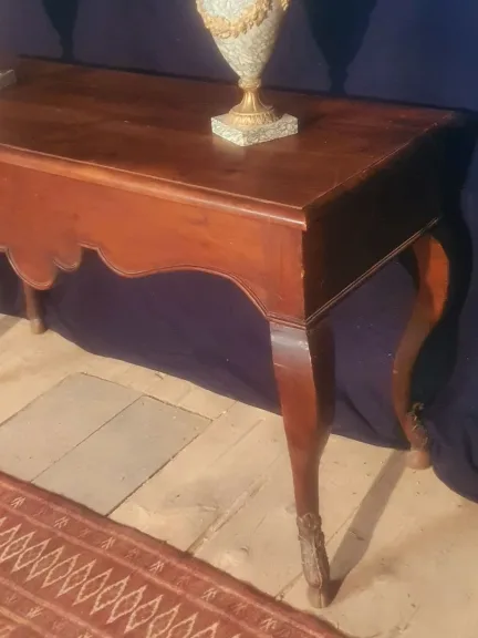 Table à gibier ,console, bureau Louis XV
