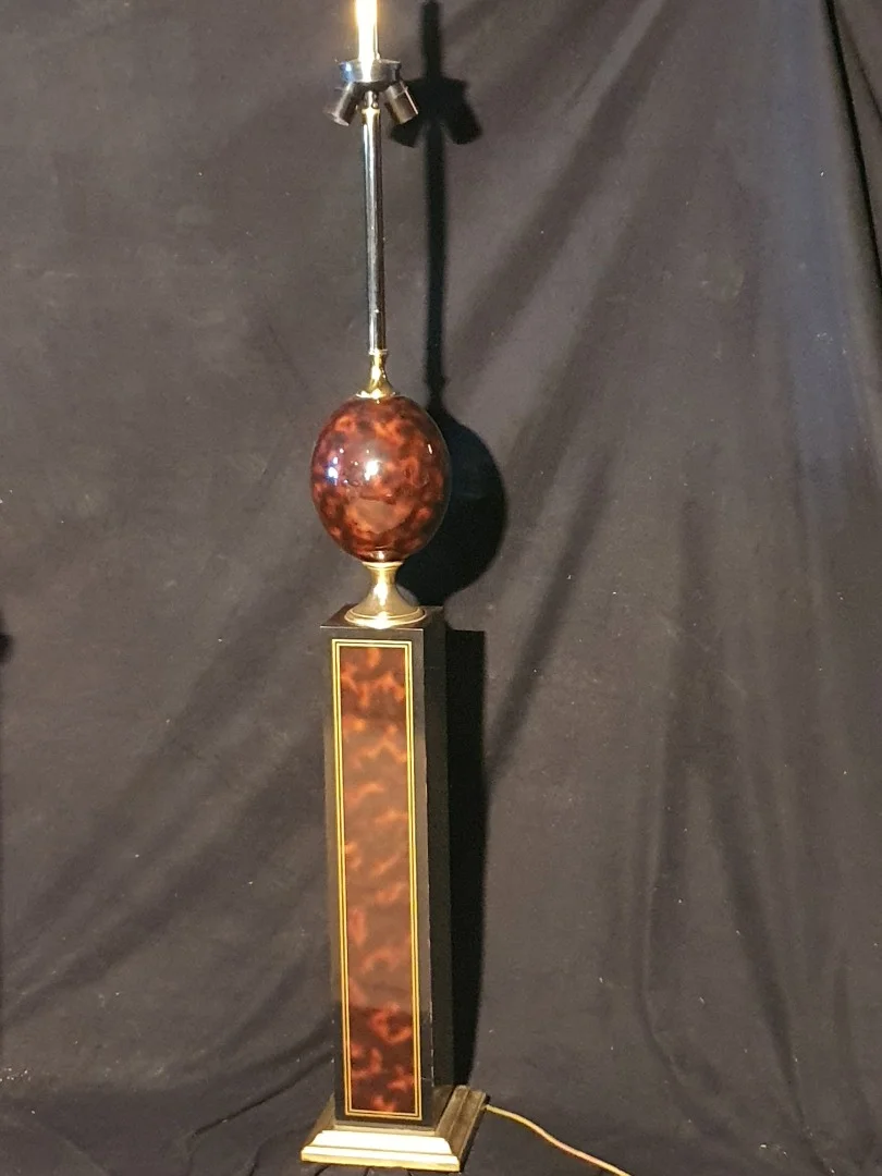 Lampadaire Le Dauphin oeuf.