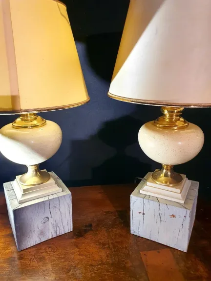Paire de lampes Le Dauphin pieds brutalistes.