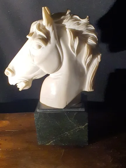 tête de cheval marbre,art déco
