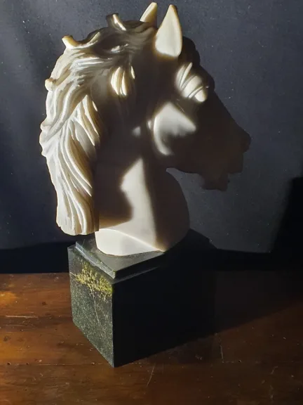 tête de cheval marbre,art déco