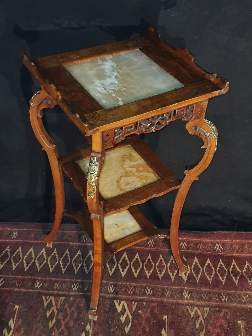 TABLE by GABRIEL VIARDOT
