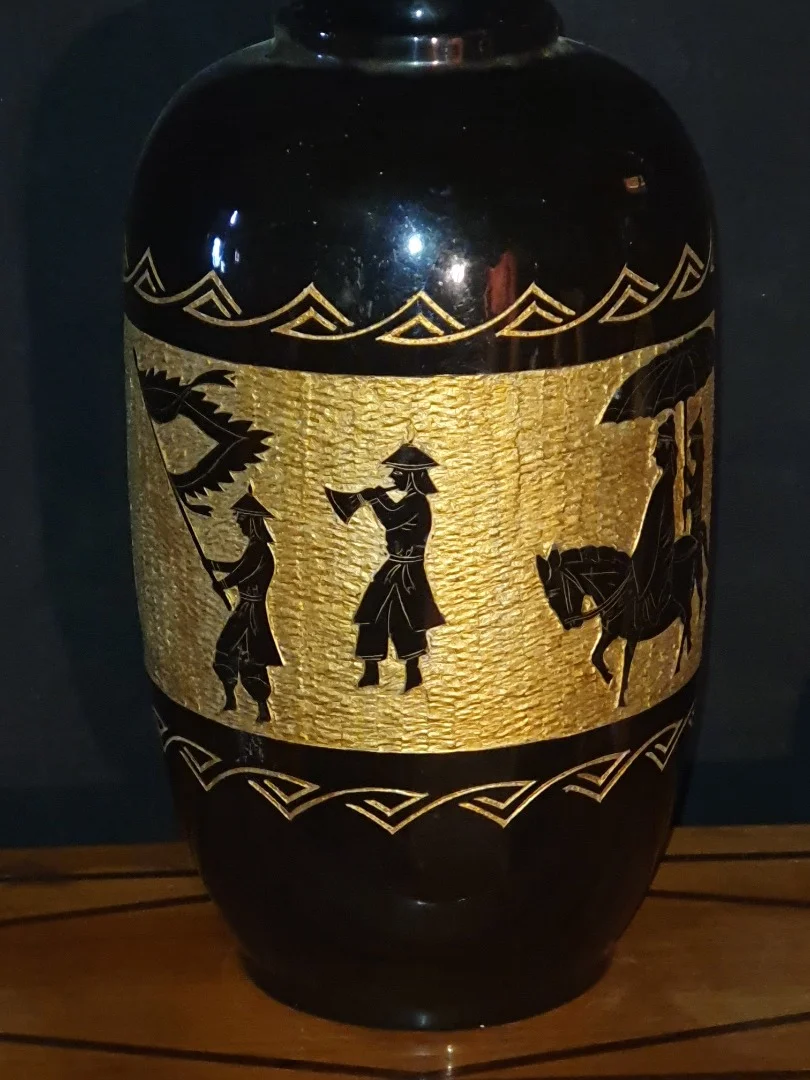 Vase art déco au chinois