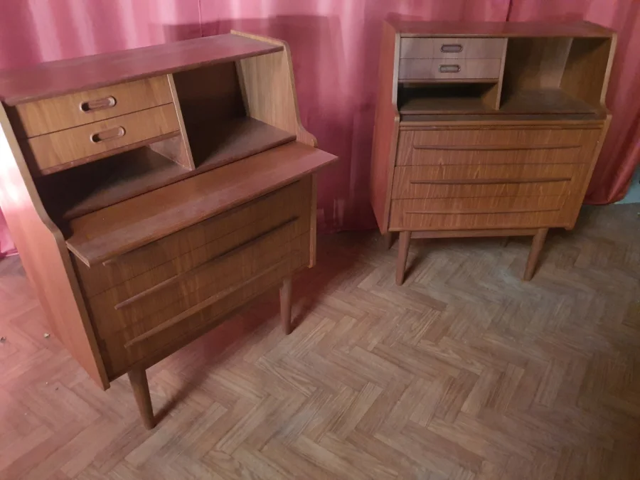 PAIR OF DANISH CHEST OF DRAWERS