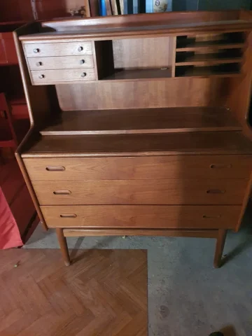 PAIR OF DANISH CHEST OF DRAWERS